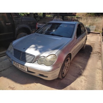 mercedes-benz clase c (w203) berlina del año 2001