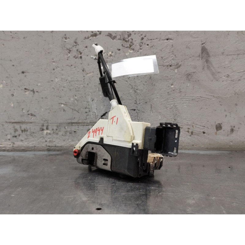 Recambio de cerradura puerta trasera izquierda para peugeot 308 confort referencia OEM IAM   