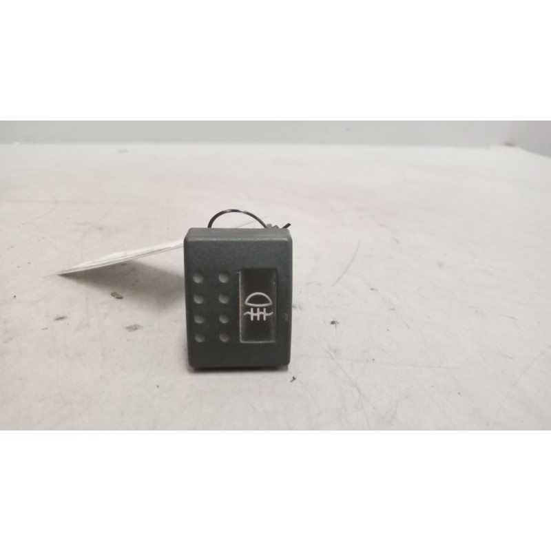 Recambio de boton antiniebla para nissan trucks atleon 35.13 referencia OEM IAM 253709x400  