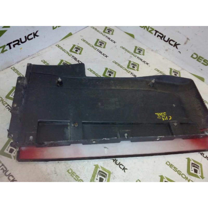 Recambio de moldura trasera cabina para iveco stralis (ad/at) fsa at t / fp - lt 4x2 larga distancia referencia OEM IAM   TRASER - Blanco 2