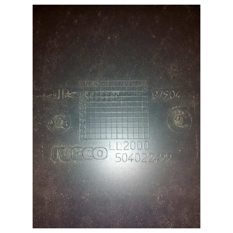 Recambio de moldura trasera cabina para iveco stralis (ad/at) fsa at t / fp - lt 4x2 larga distancia referencia OEM IAM   TRASER - Blanco 3