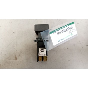 Recambio de boton antiniebla para nissan trucks atleon 35.13 referencia OEM IAM 253709x400  