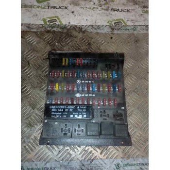 CAJA RELES / FUSIBLES 0015430615 