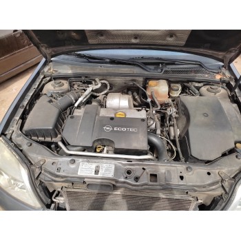 opel vectra c berlina del año 2002