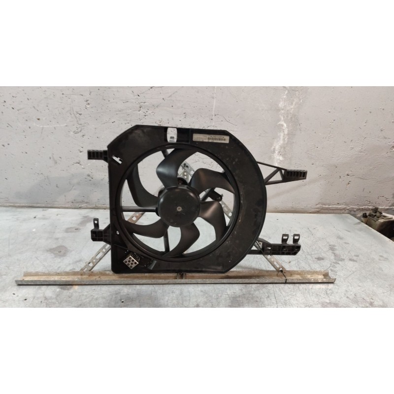 Recambio de electroventilador para renault trafic combi (ab 4.01) referencia OEM IAM 8200151873E - Gris 2