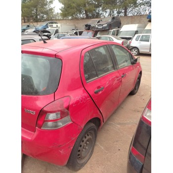 toyota yaris del año 2011
