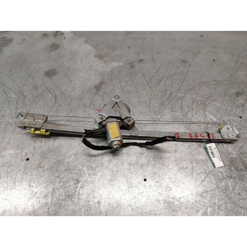 Recambio de elevalunas delantero derecho para renault trafic combi (ab 4.01) referencia OEM IAM 7700311821C  