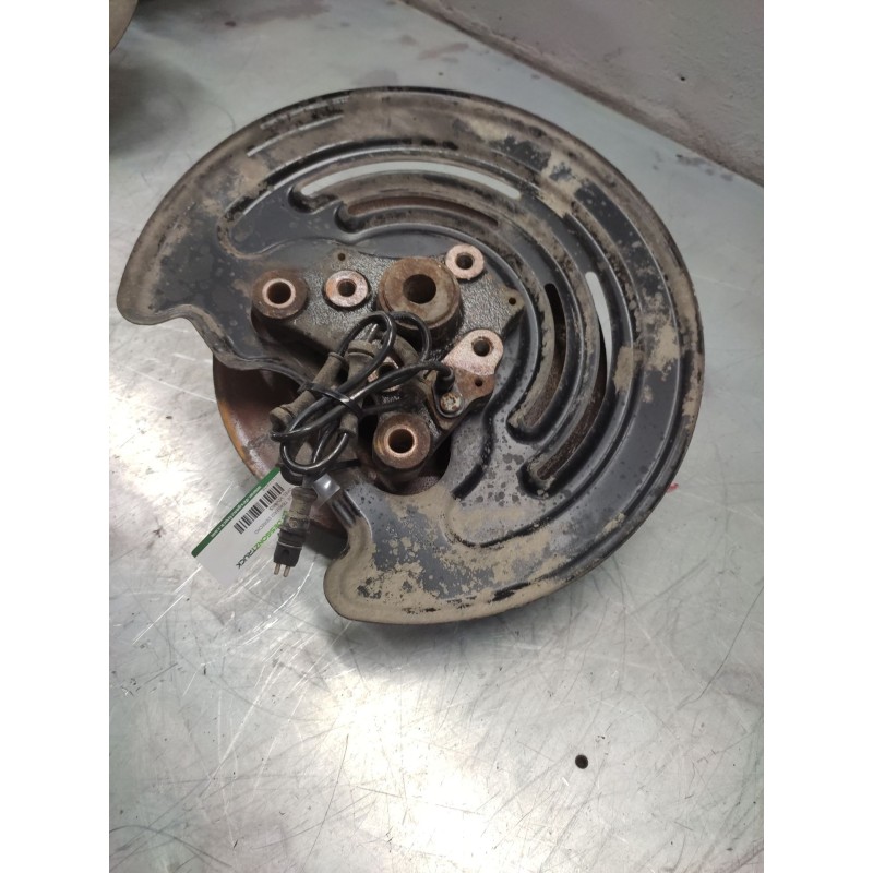 Recambio de buje trasero derecho para opel vivaro 1.9 cdti cat (f9q-760 / l08) referencia OEM IAM - Blanco 2
