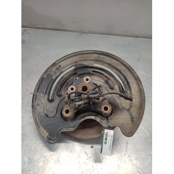 Recambio de buje trasero izquierdo para opel vivaro 1.9 cdti cat (f9q-760 / l08) referencia OEM IAM   