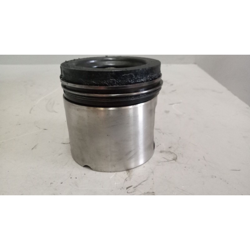 Recambio de piston para scania serie p/g/r (c-clase) fsa 420 (4x2) corto cp 13 / 14 b referencia OEM IAM 1798596 - Blanco