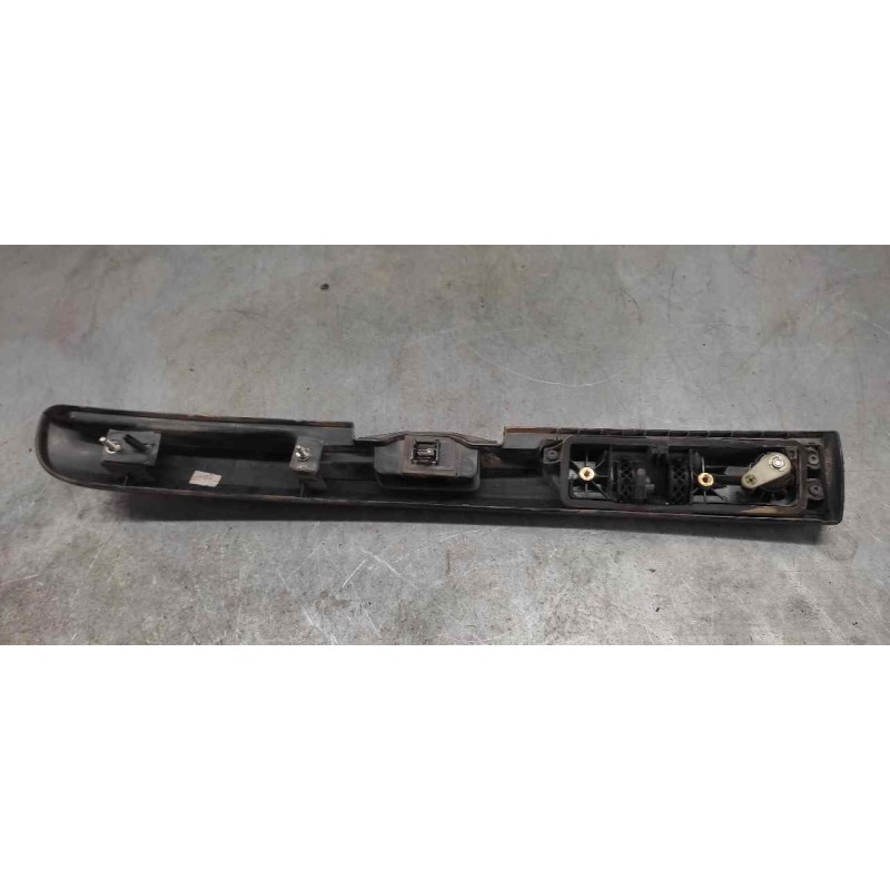 Recambio de asidero porton maletero para dacia logan laureate referencia OEM IAM 8200490253 2