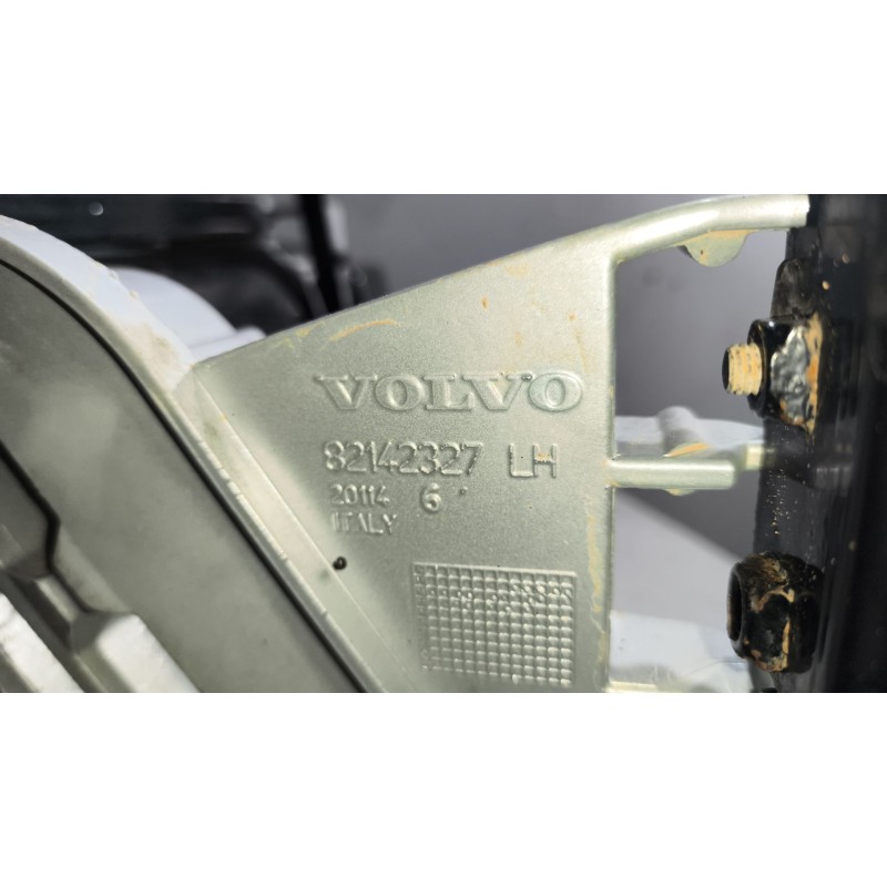 Recambio de peldaño izquierdo para volvo fh 500 referencia OEM IAM 82144986 82136982 - Blanco 2