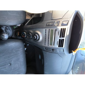 toyota yaris del año 2011