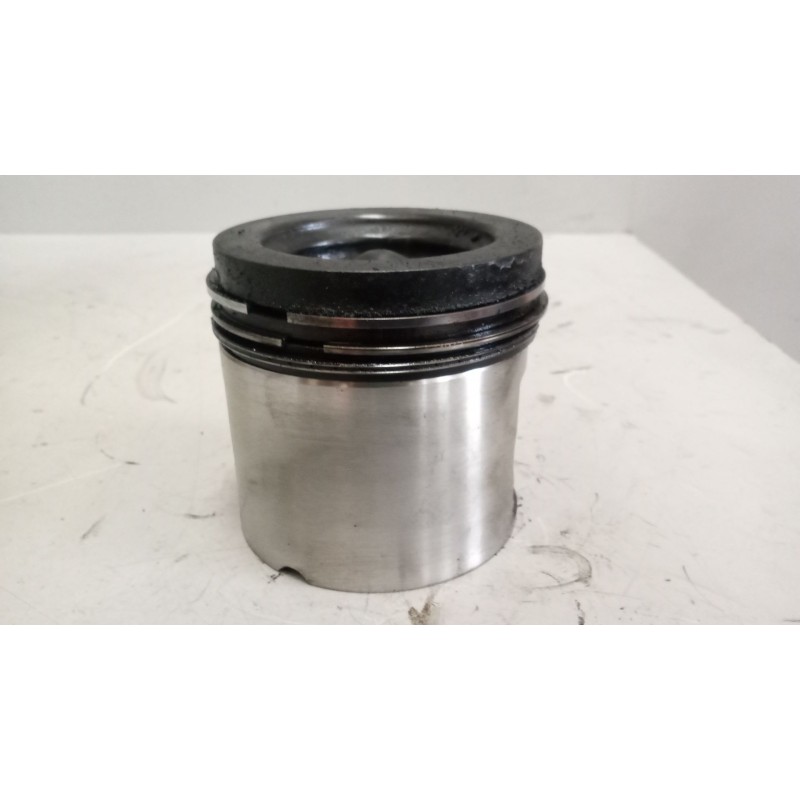 Recambio de piston para scania serie p/g/r (c-clase) fsa 420 (4x2) corto cp 13 / 14 b referencia OEM IAM 1798596 - Blanco
