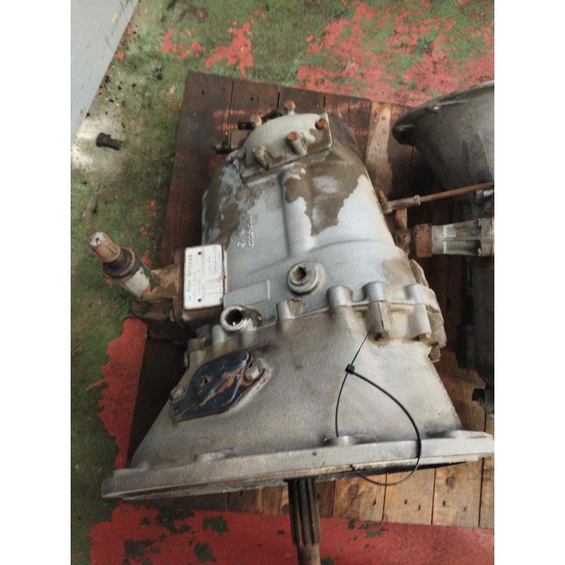 Recambio de caja cambios para nissan trucks l80-88 4.0 referencia OEM IAM T5200  