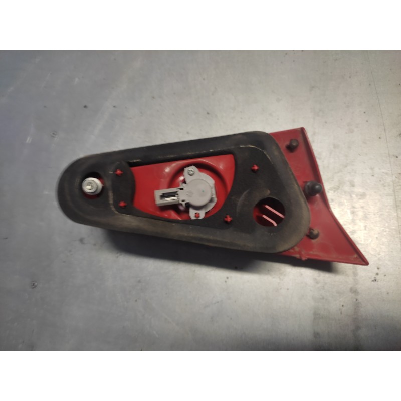Recambio de piloto trasero derecho interior para alfa romeo 147 (190) 1.9 jtd 150 q2 referencia OEM IAM   2 PINS - Negro 2