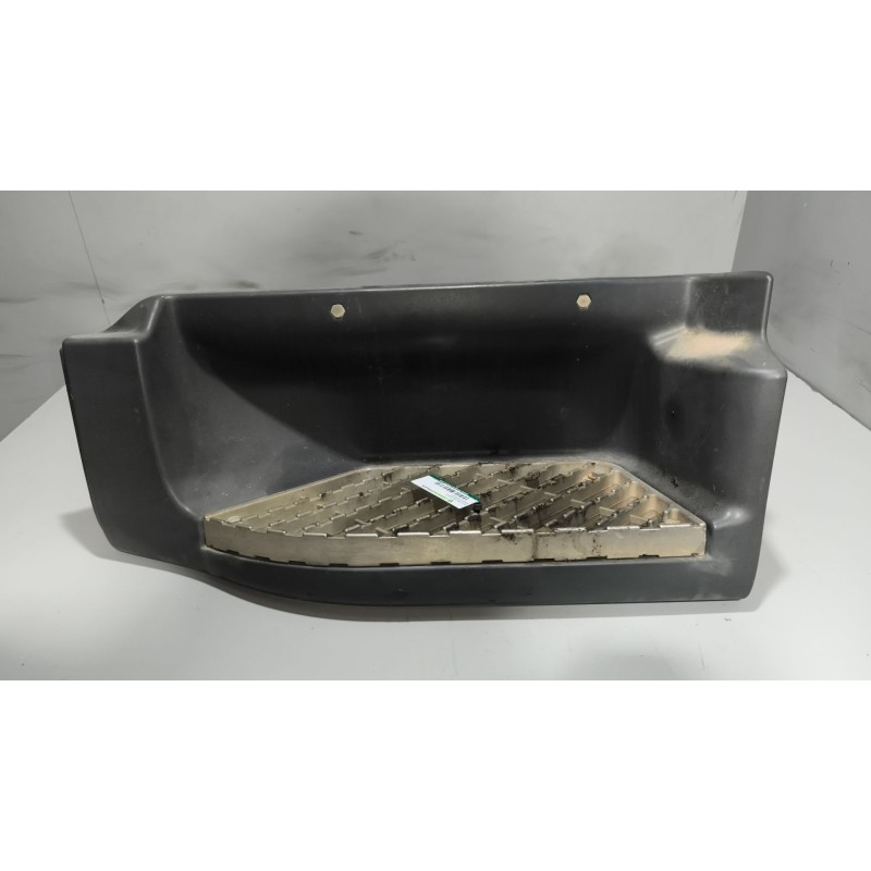 Recambio de peldaño izquierdo para renault midlum 6.2 diesel referencia OEM IAM 7484585653  