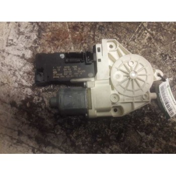 MOTOR ELEVALUNAS DELANTERO IZQUIERDO 1137328125 0130822200 12/2/18 PINS