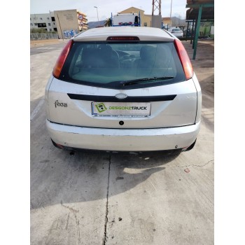 ford focus berlina (cak) del año 2000