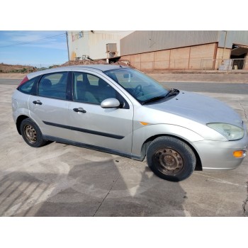 ford focus berlina (cak) del año 2000