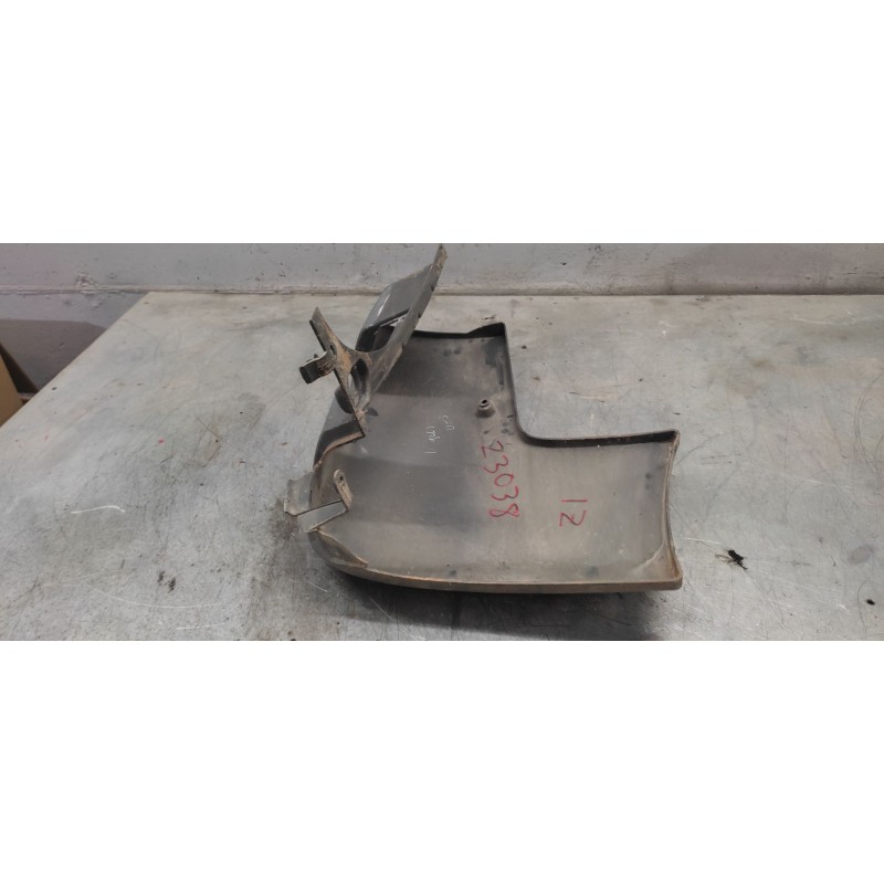 Recambio de puntera paragolpes trasera izquierda para renault trafic combi (ab 4.01) 1.9 diesel referencia OEM IAM 7700313231G  