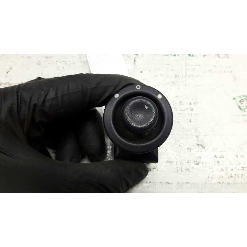 Recambio de boton regulacion retrovisores para renault megane i fase 2 berlina (ba0) 1.9 d authentique referencia OEM IAM 770042 - Gris