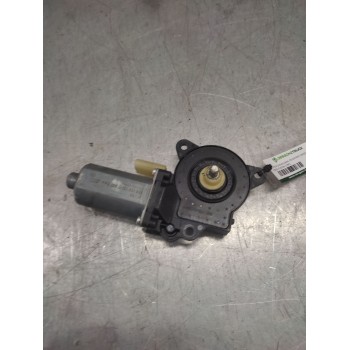 MOTOR ELEVALUNAS DELANTERO DERECHO 0130821939 2 PINS