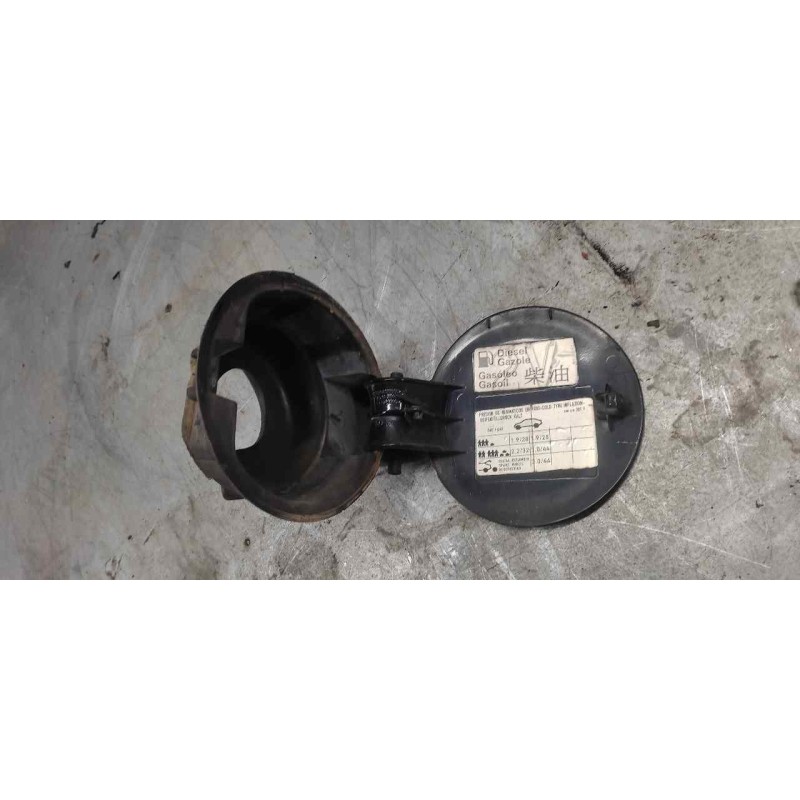 Recambio de tapa exterior combustible para seat leon (1m1) signo referencia OEM IAM - Negro 2