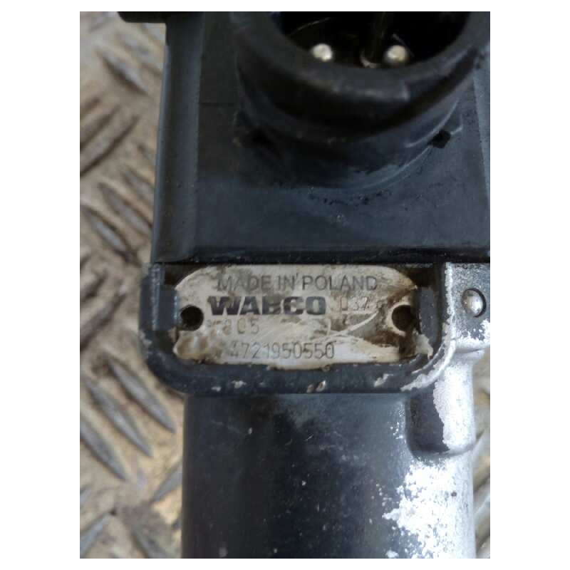 Recambio de valvula aire para iveco stralis (ad/at) fsa at t / p 4x2 larga distancia referencia OEM IAM 4721950550  ELECTRO VALV - Blanco 2