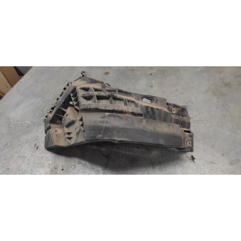 Recambio de soportes paragolpes para renault trafic combi (ab 4.01) 1.9 diesel referencia OEM IAM 96857536  DERECHO - Blanco 2