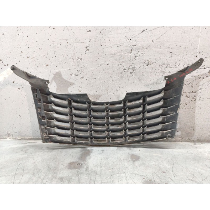 Recambio de rejilla delantera central para chrysler pt cruiser (pt) referencia OEM IAM - Gris 2