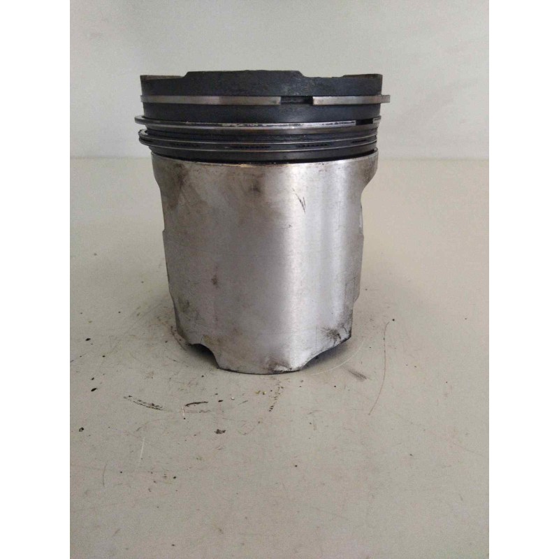 Recambio de piston para renault magnum e-tech 2000  fas gv 4 x 2 larga distancia referencia OEM IAM 5200561944  