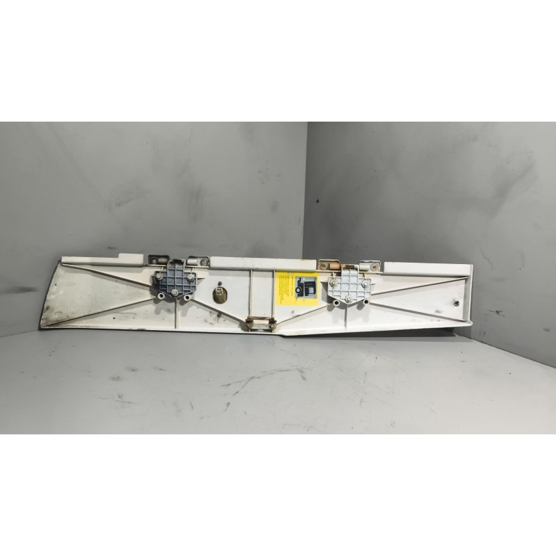 Recambio de moldura trasera cabina para renault magnum ab diesel referencia OEM IAM 5010599377 DERECHA - Blanco 2