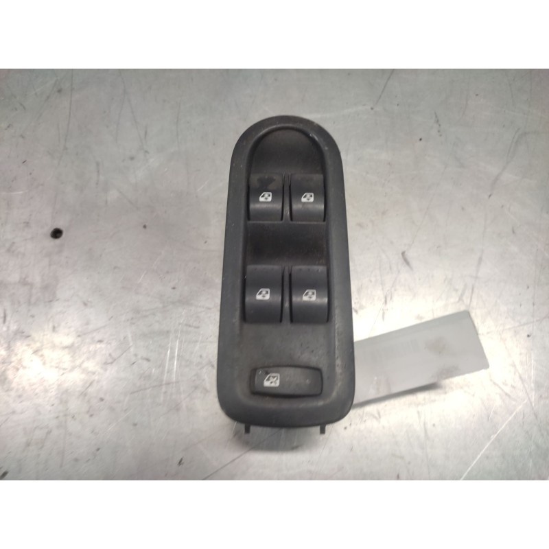 Recambio de mando elevalunas delantero izquierdo para renault scenic ii authentique referencia OEM IAM 8200160603  