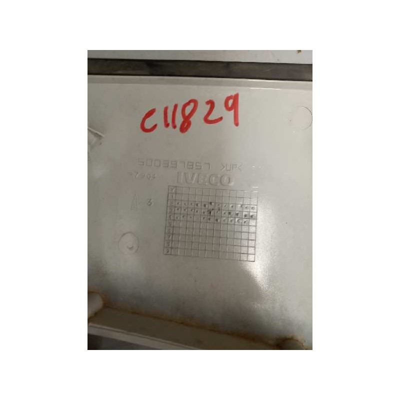 Recambio de moldura puerta delantera izquierda para iveco stralis (as) fsa t / p 4x2 gran espacio referencia OEM IAM 500397857 - Blanco 4