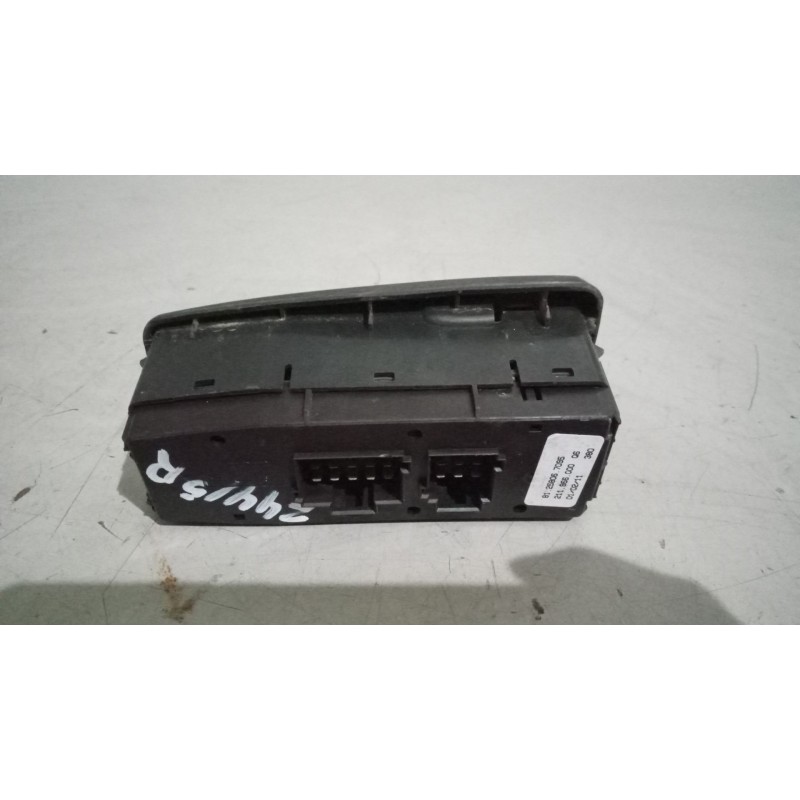 Recambio de mando elevalunas delantero derecho para man tgx 18.480 12.4 diesel referencia OEM IAM 81258067095 - Blanco 3