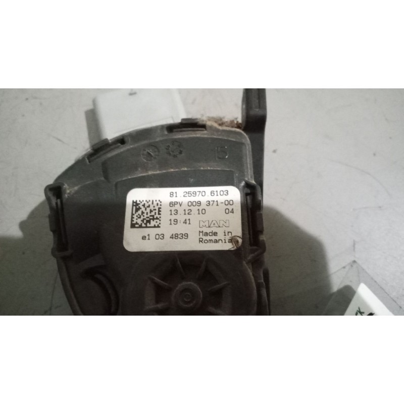 Recambio de pedal acelerador para man tgx 18.480 12.4 diesel referencia OEM IAM 81259706103 - Blanco 2