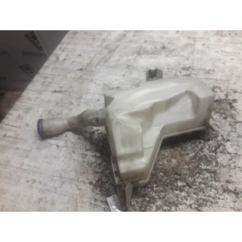 Recambio de deposito limpia para peugeot 407 st confort referencia OEM IAM - Gris 3