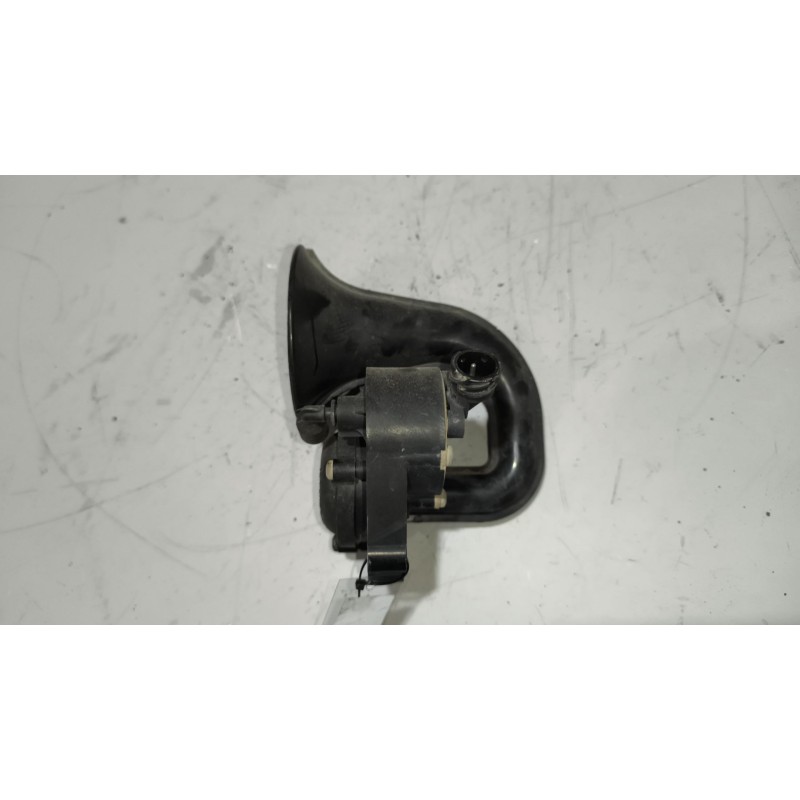 Recambio de claxon para renault magnum ab diesel referencia OEM IAM - Blanco 2