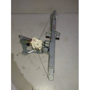 ELEVALUNAS DELANTERO IZQUIERDO A9067200046 