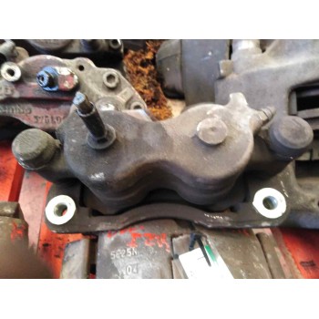 Recambio de pinza freno trasera derecha para nissan cabstar 01.04  cabina simple cabina individual referencia OEM IAM 777608  