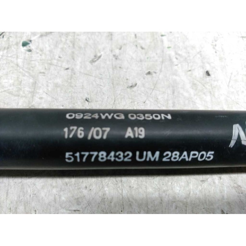 Recambio de amortiguadores maletero / porton para fiat grande punto (199) 1.3 multijet sport (01.2007) referencia OEM IAM 517784 - Blanco 3