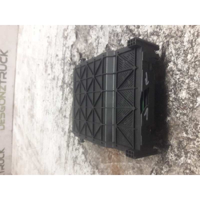 Recambio de caja reles / fusibles para peugeot 407 st sport referencia OEM IAM   BSI - Blanco 2