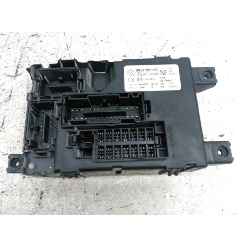 Recambio de caja reles / fusibles para fiat grande punto (199) 1.3 multijet sport (01.2007) referencia OEM IAM 00517986150 INFER - Blanco