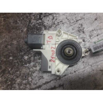 MOTOR ELEVALUNAS TRASERO DERECHO 0130822200 6 PINS 