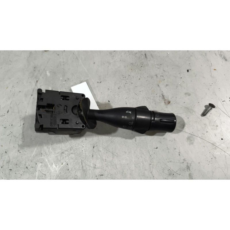 Recambio de mando intermitentes para renault magnum ab 2005 12.8 diesel referencia OEM IAM 5010589561  