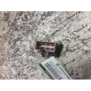 Recambio de boton antivaho para nissan serena (c23m) 2.0 slx diesel referencia OEM IAM  6 PINS 