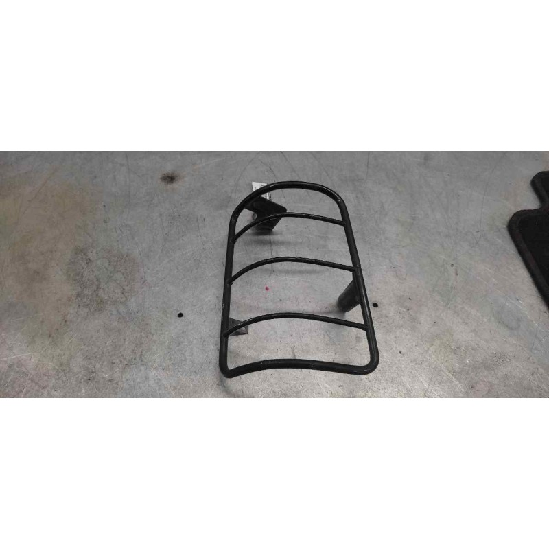 Recambio de protector para peugeot partner kombi confort referencia OEM IAM   PILOTO TRASERO IZQUIERDO