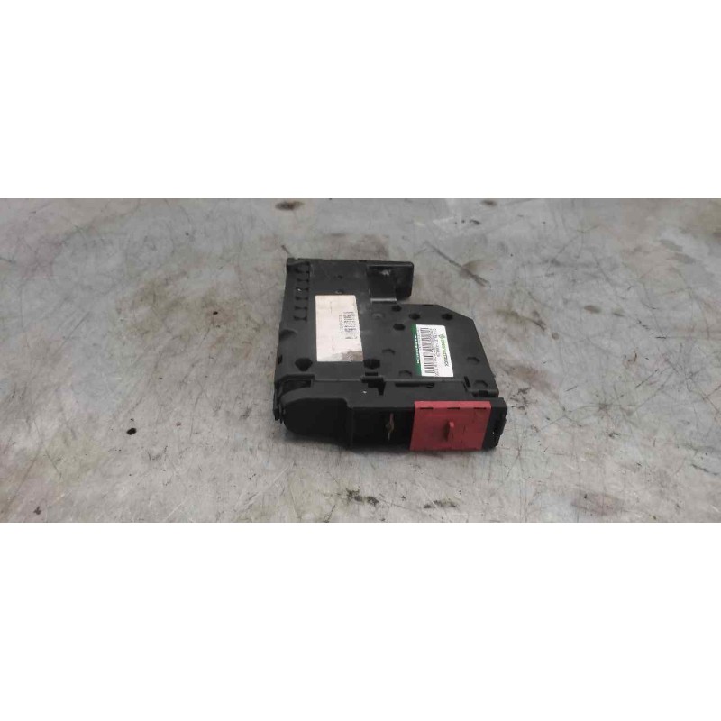Recambio de caja reles / fusibles para mercedes-benz clase e (w212) lim. e 200 cdi blueefficiency (212.005) referencia OEM IAM - Blanco