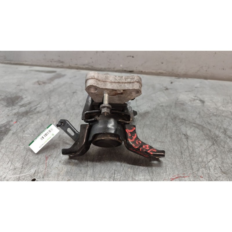 Recambio de soporte motor derecho para toyota auris active referencia OEM IAM - Blanco 2